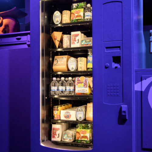 animal-academy-vending-machine-snacks-exhibition-design-designwolf